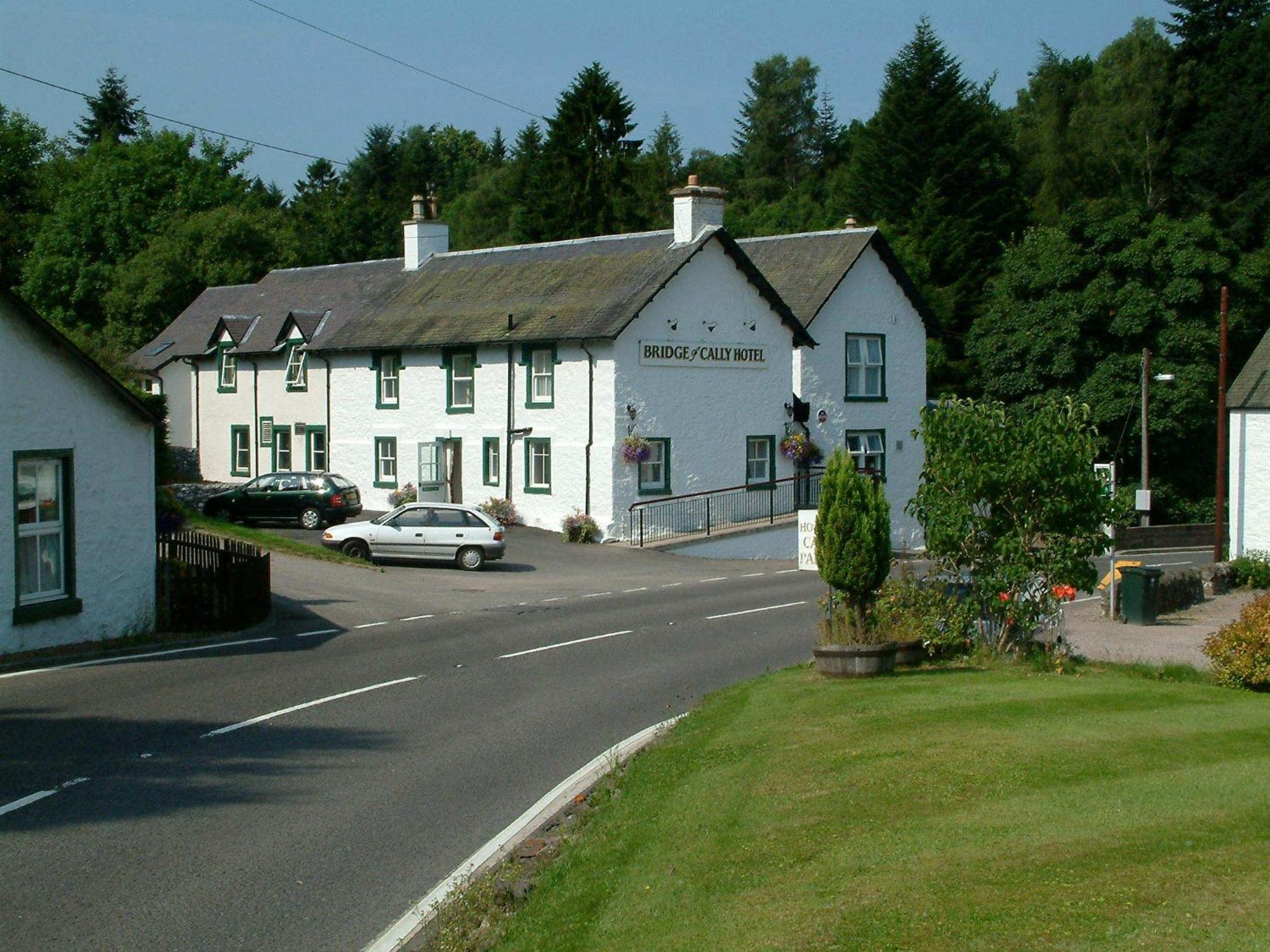 Bridge Of Cally Hotel Exteriör bild
