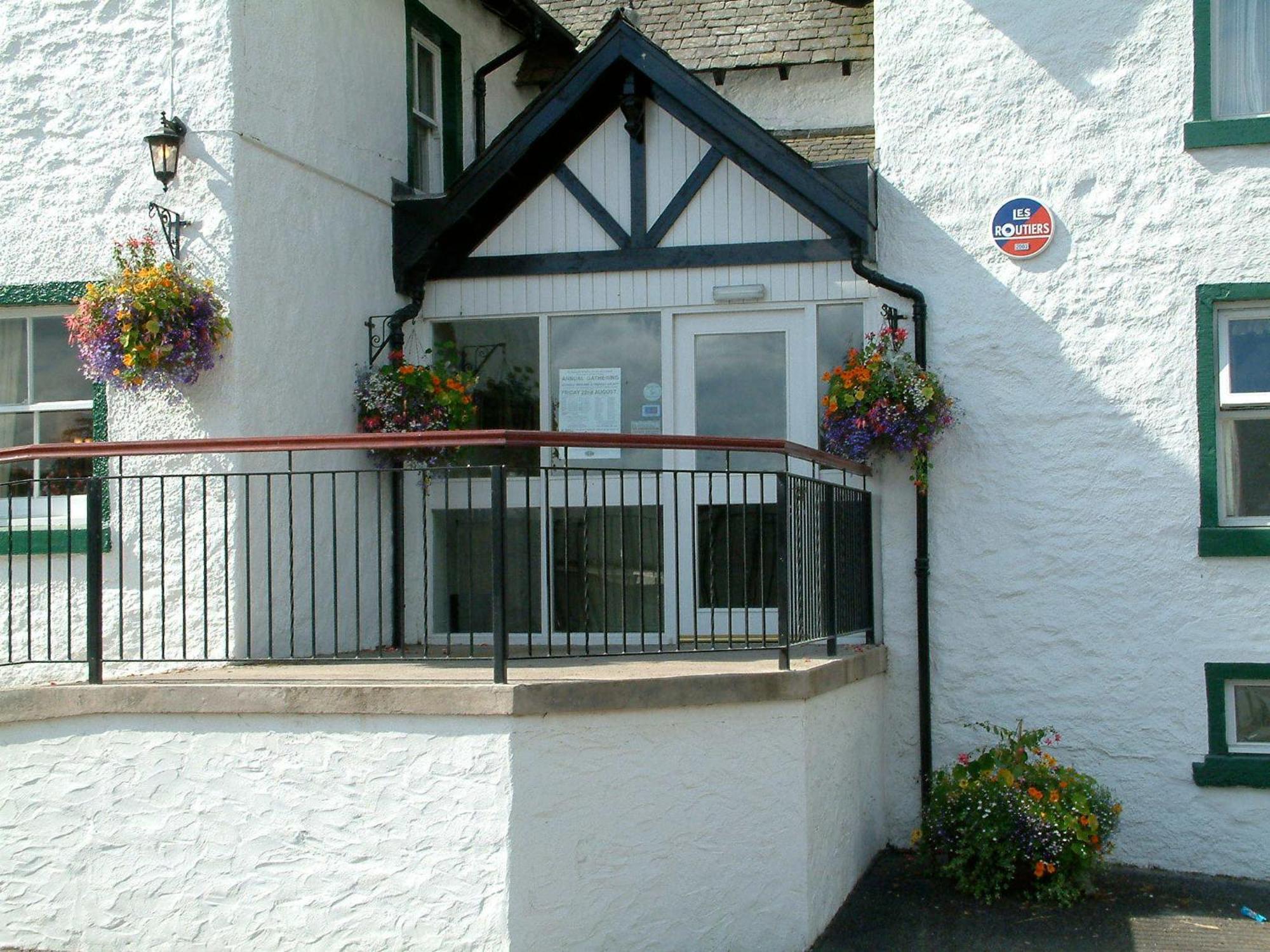 Bridge Of Cally Hotel Exteriör bild